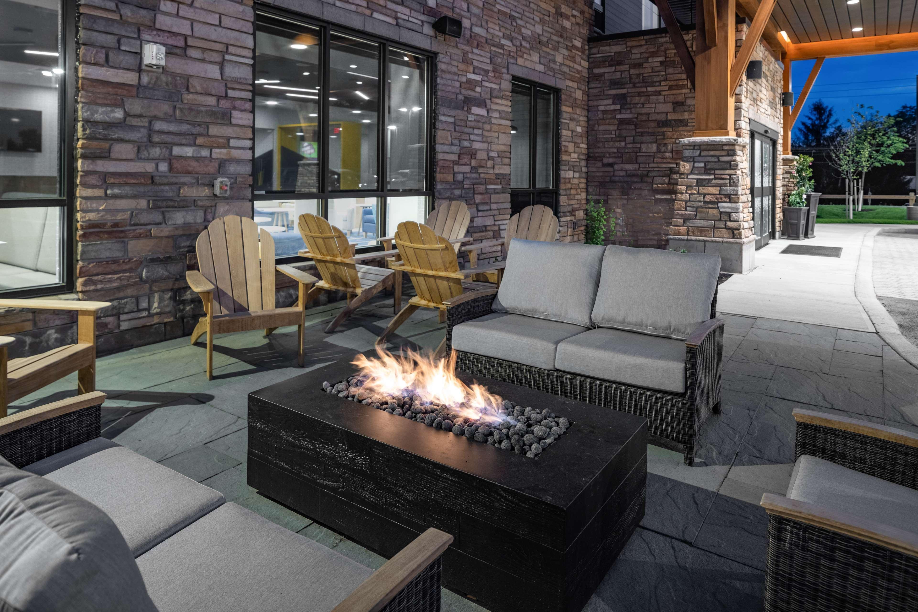 Hampton Inn By Hilton Verona At Turning Stone Exterior photo